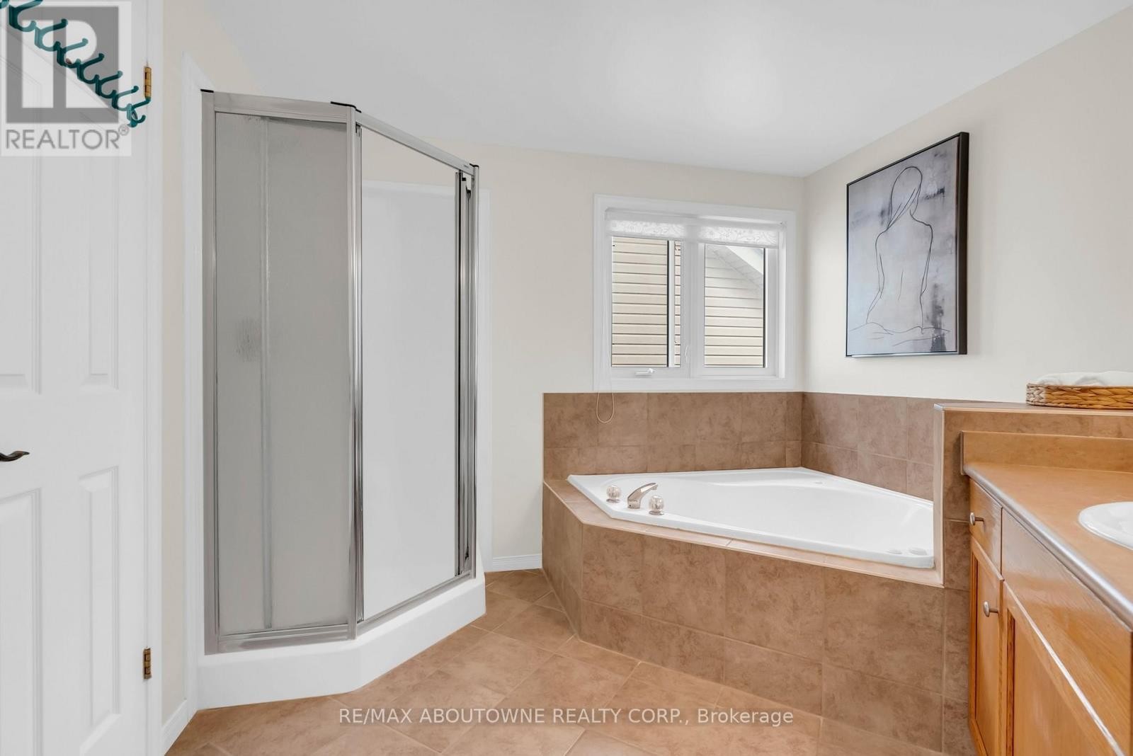 












32 JENSON BOULEVARD

,
Guelph (Pineridge/Westminster Woods),




Ontario
N1L1L1

