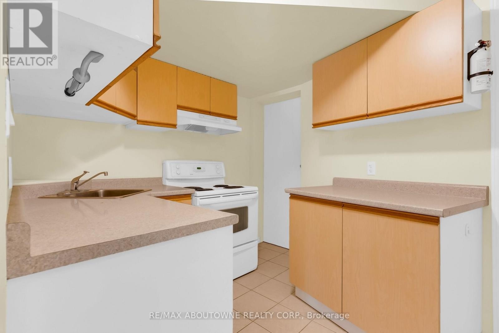 












32 JENSON BOULEVARD

,
Guelph (Pineridge/Westminster Woods),




Ontario
N1L1L1

