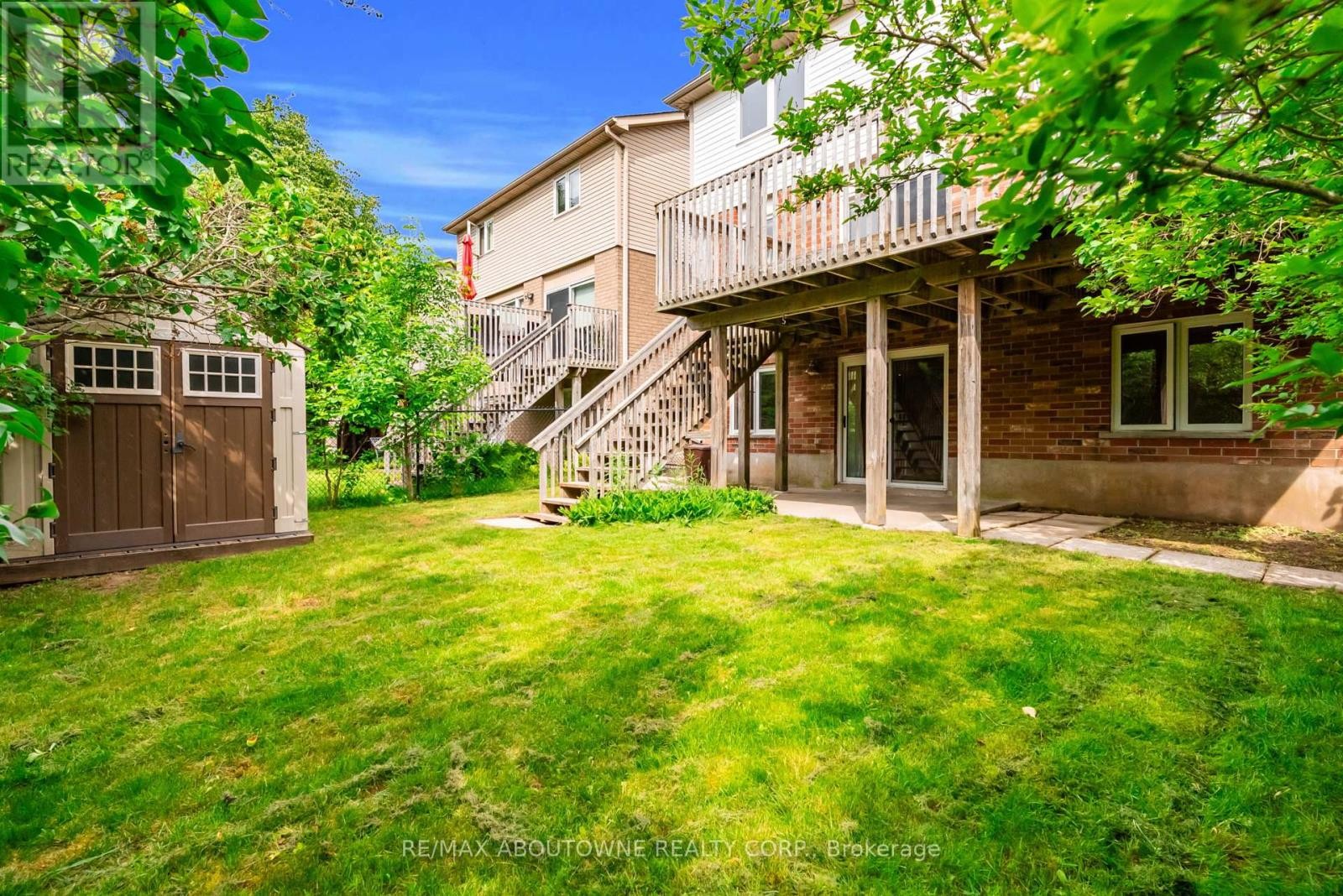 












32 JENSON BOULEVARD

,
Guelph (Pineridge/Westminster Woods),




Ontario
N1L1L1

