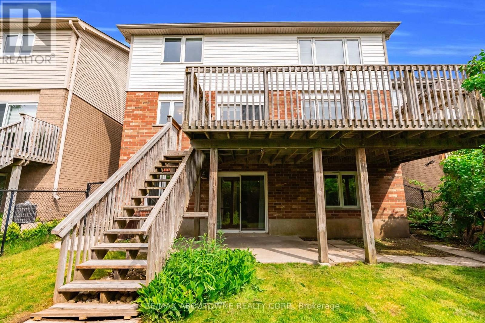 












32 JENSON BOULEVARD

,
Guelph (Pineridge/Westminster Woods),




Ontario
N1L1L1

