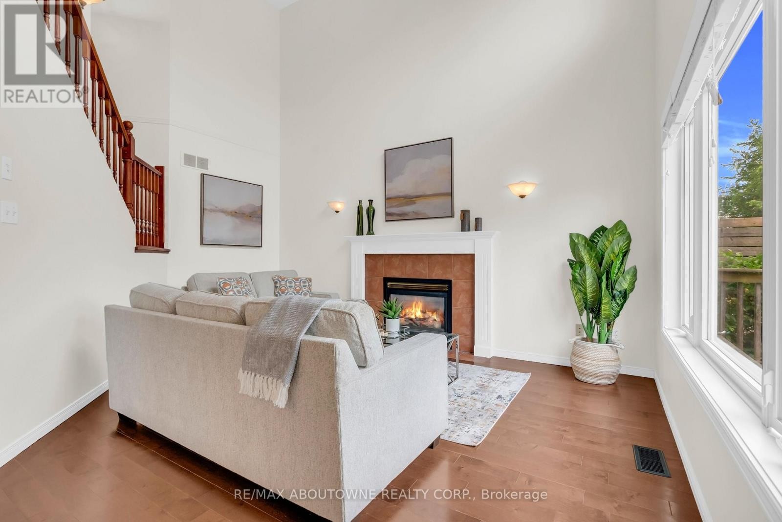 












32 JENSON BOULEVARD

,
Guelph (Pineridge/Westminster Woods),




Ontario
N1L1L1

