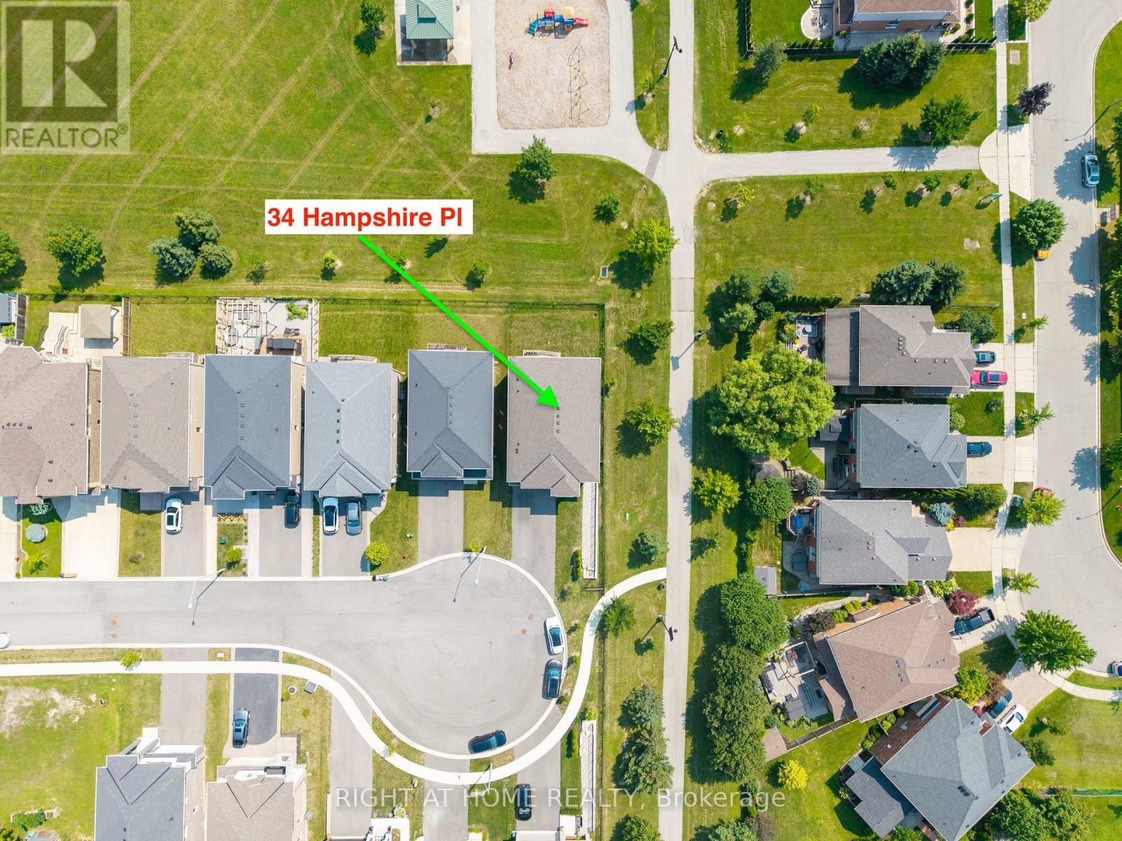 












34 HAMPSHIRE PLACE

,
Hamilton (Stoney Creek Mountain),




Ontario
L8J3W8

