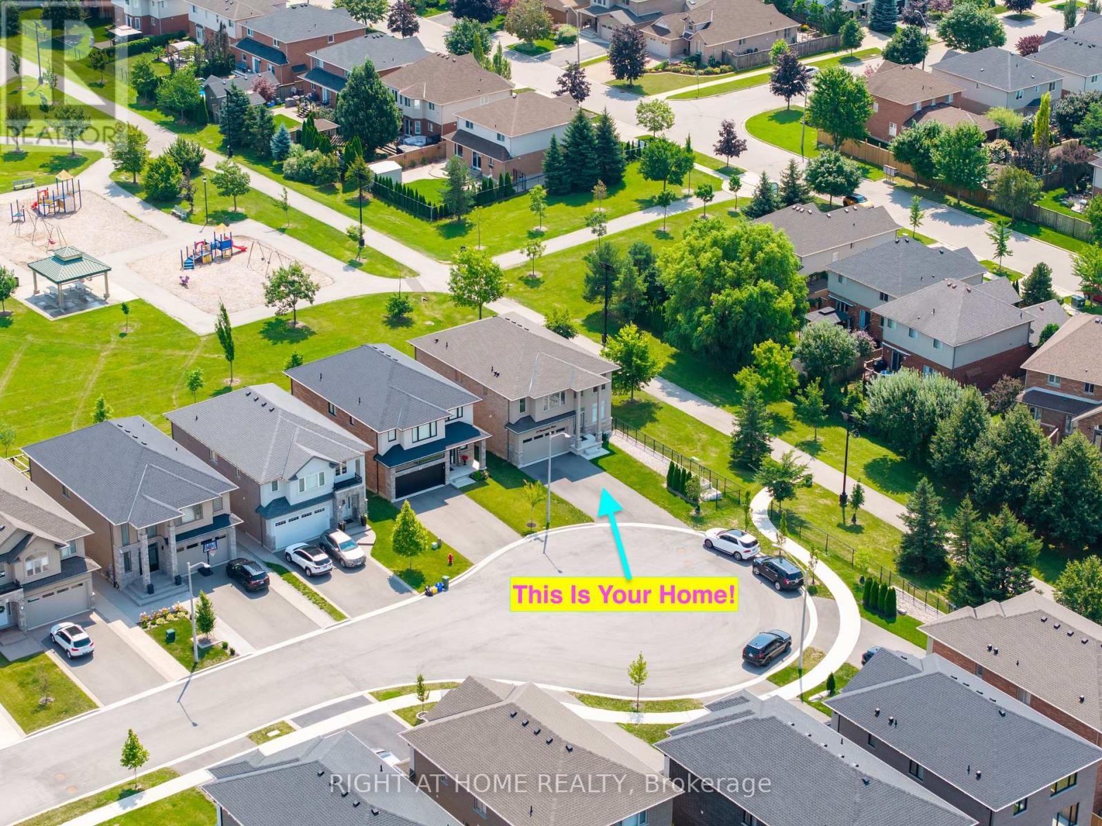 












34 HAMPSHIRE PLACE

,
Hamilton (Stoney Creek Mountain),




Ontario
L8J3W8

