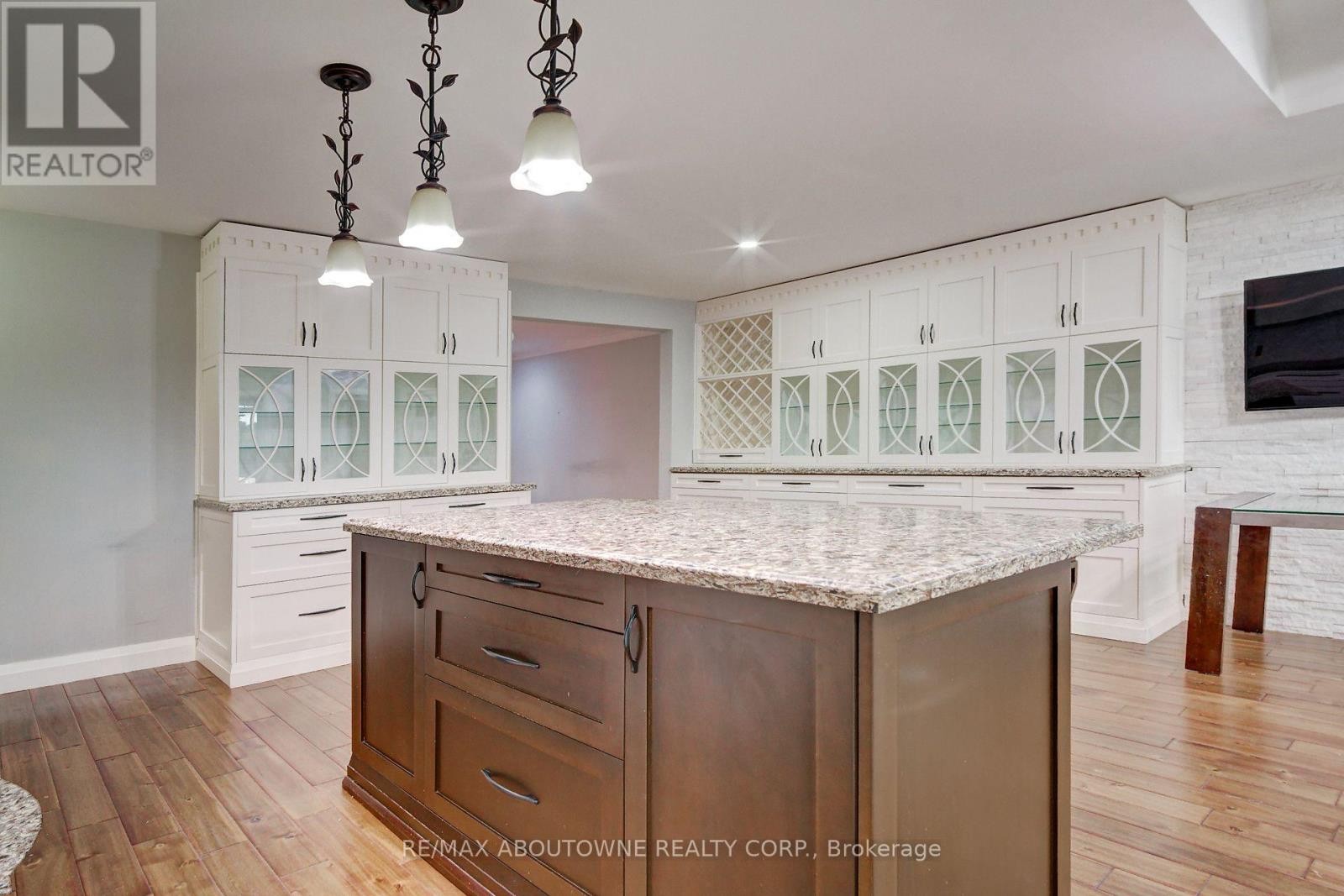 












178 CARLISLE ROAD

,
Hamilton (Carlisle),




Ontario
L0R1H2

