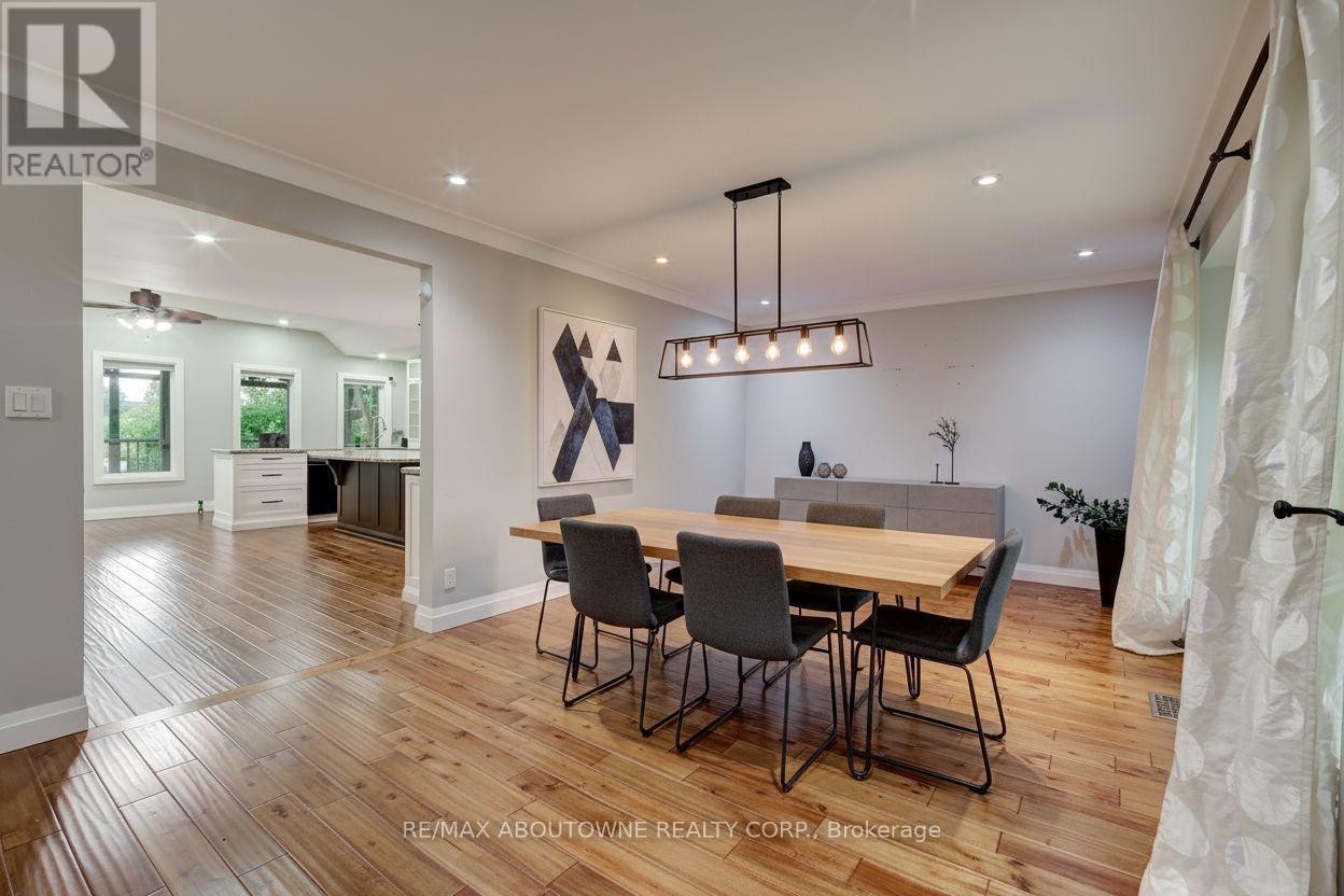 












178 CARLISLE ROAD

,
Hamilton (Carlisle),




Ontario
L0R1H2

