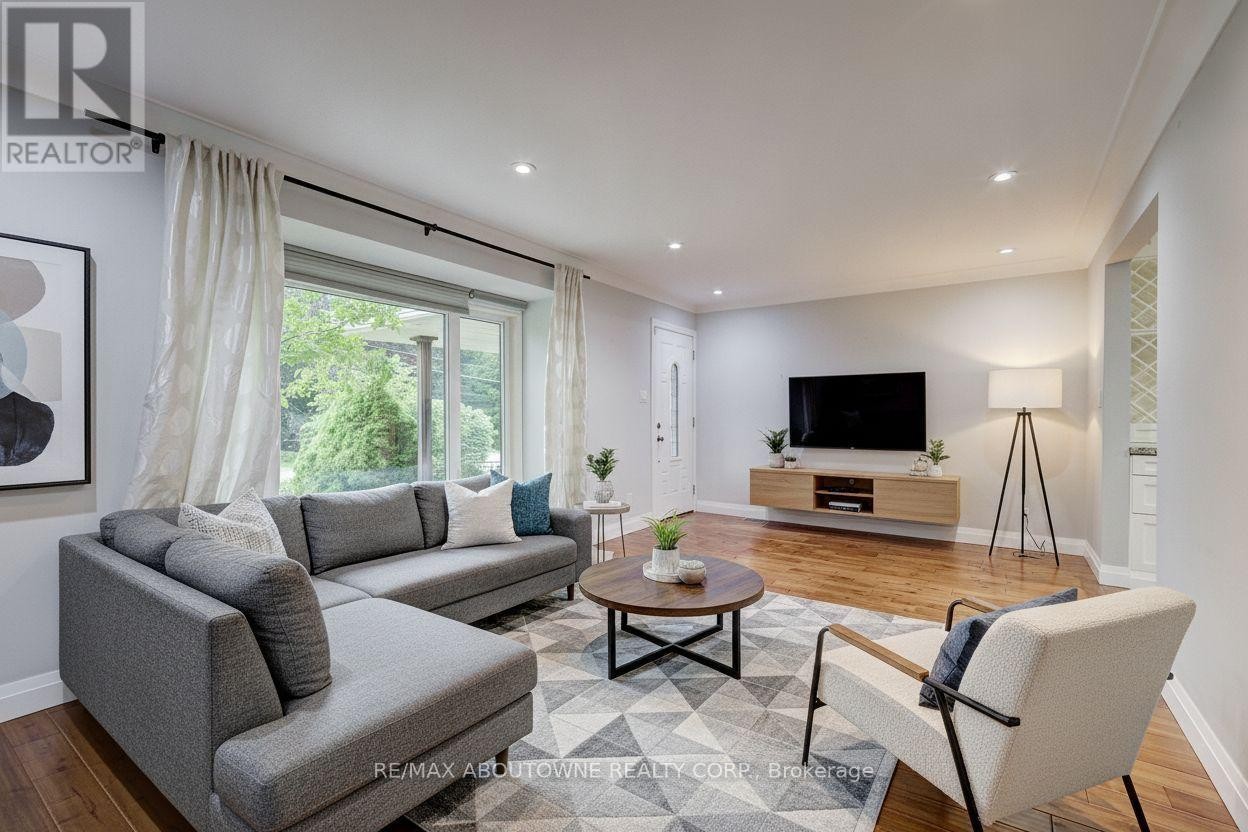 












178 CARLISLE ROAD

,
Hamilton (Carlisle),




Ontario
L0R1H2

