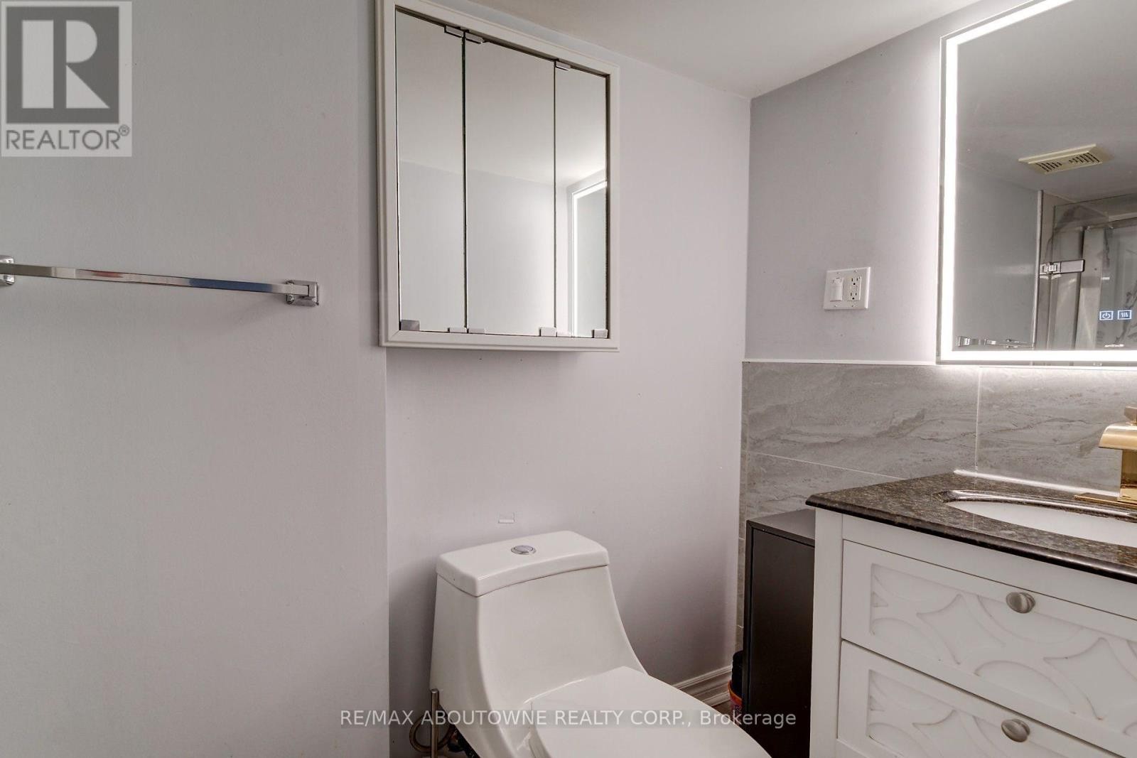 












178 CARLISLE ROAD

,
Hamilton (Carlisle),




Ontario
L0R1H2

