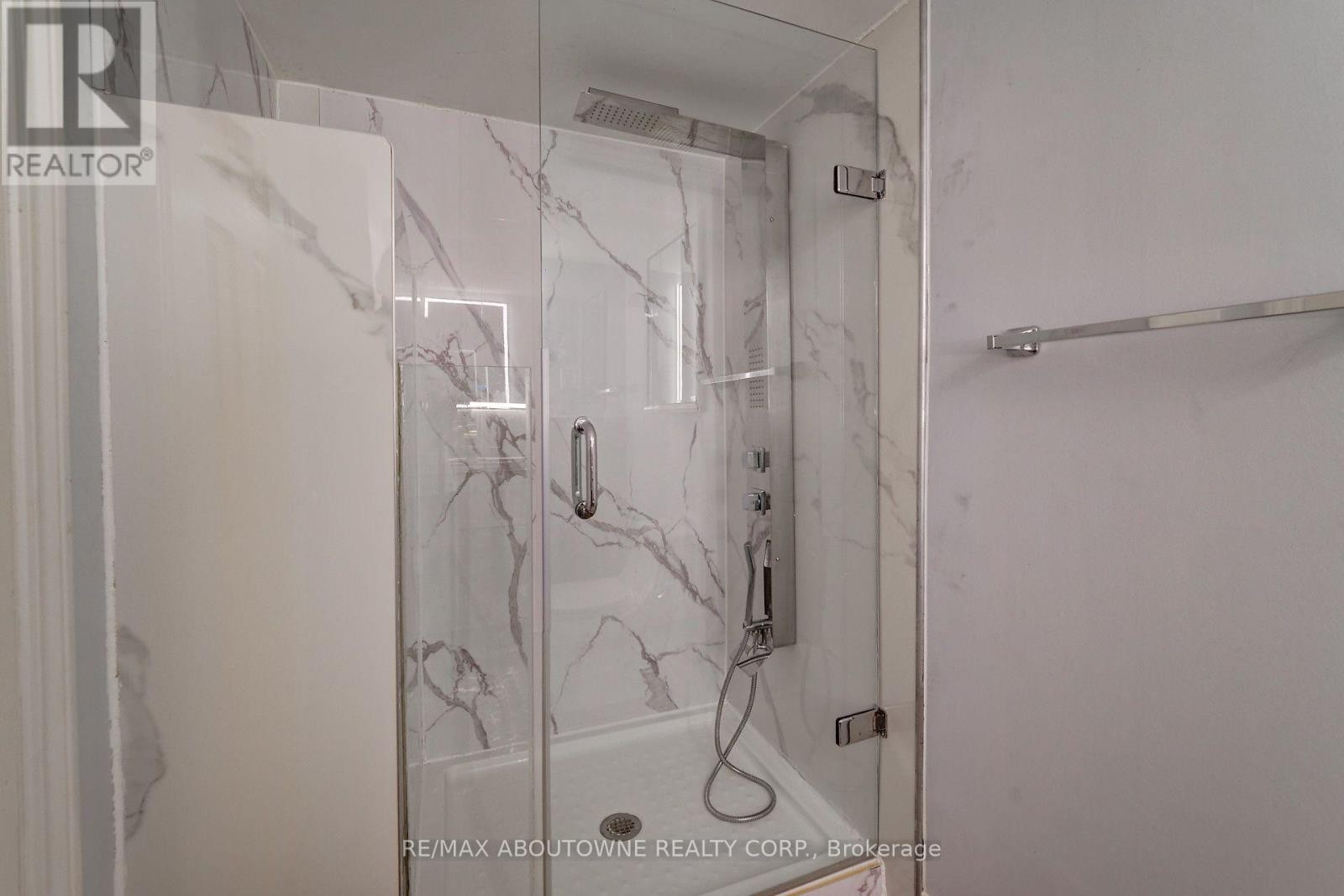 












178 CARLISLE ROAD

,
Hamilton (Carlisle),




Ontario
L0R1H2

