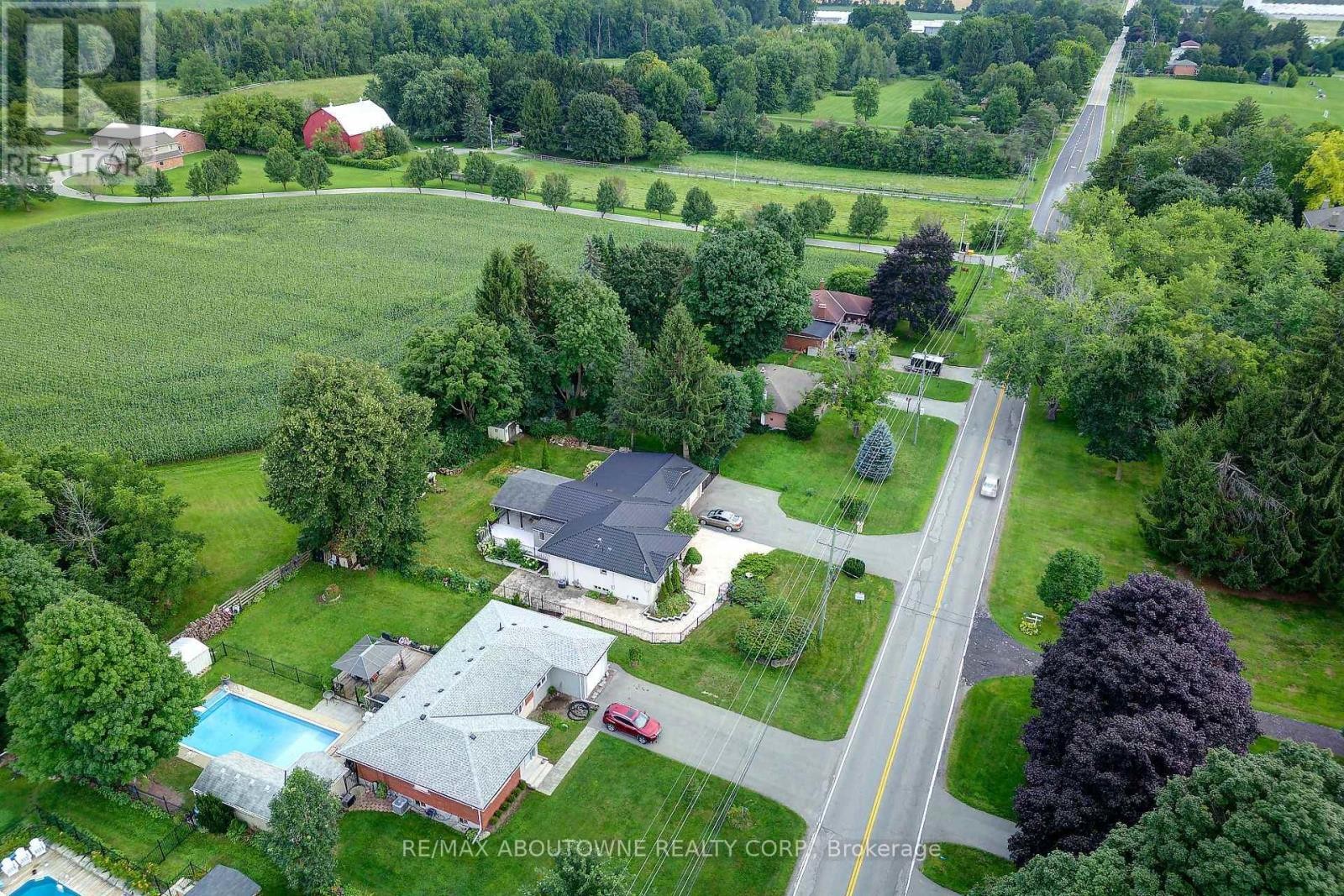 












178 CARLISLE ROAD

,
Hamilton (Carlisle),




Ontario
L0R1H2

