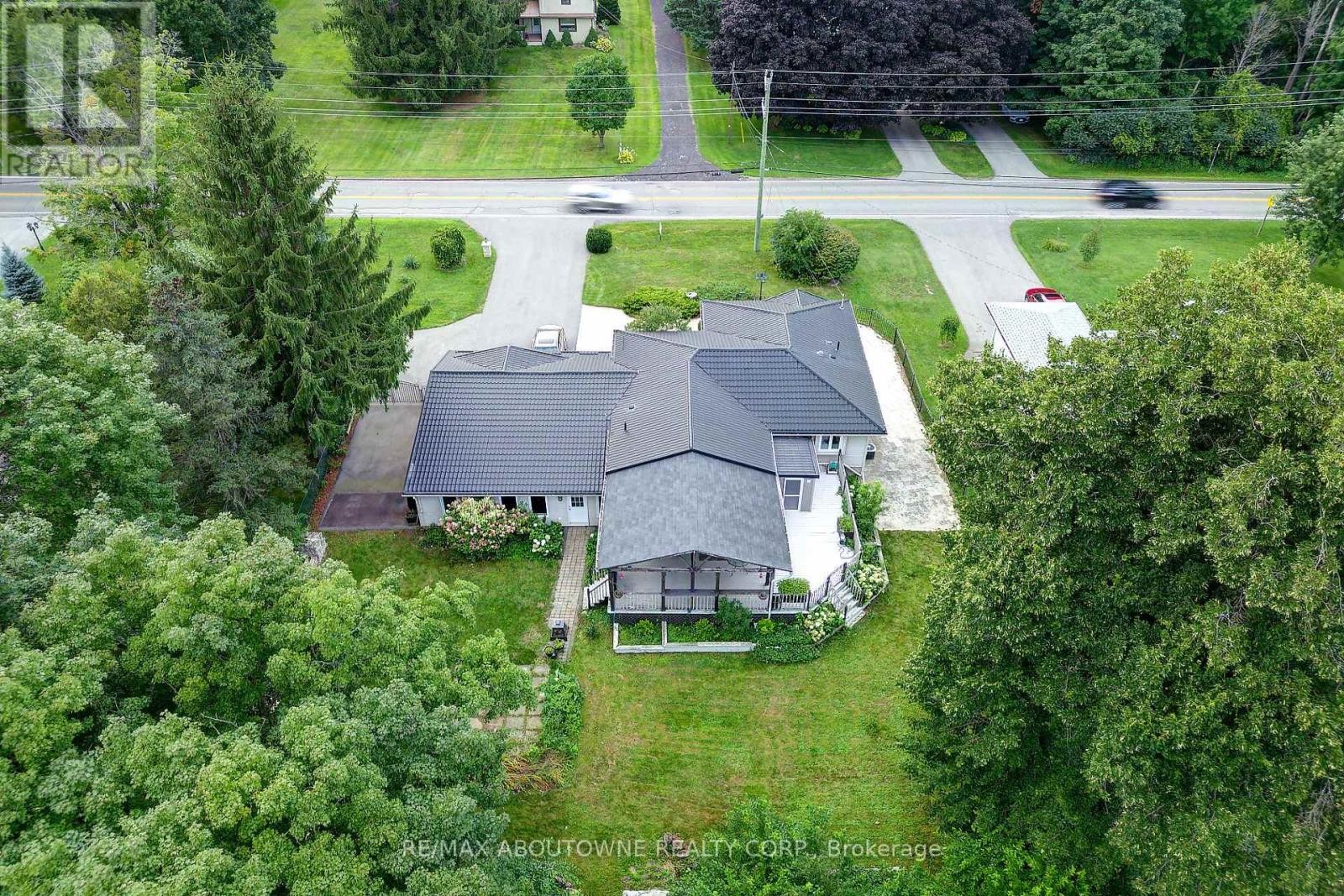 












178 CARLISLE ROAD

,
Hamilton (Carlisle),




Ontario
L0R1H2

