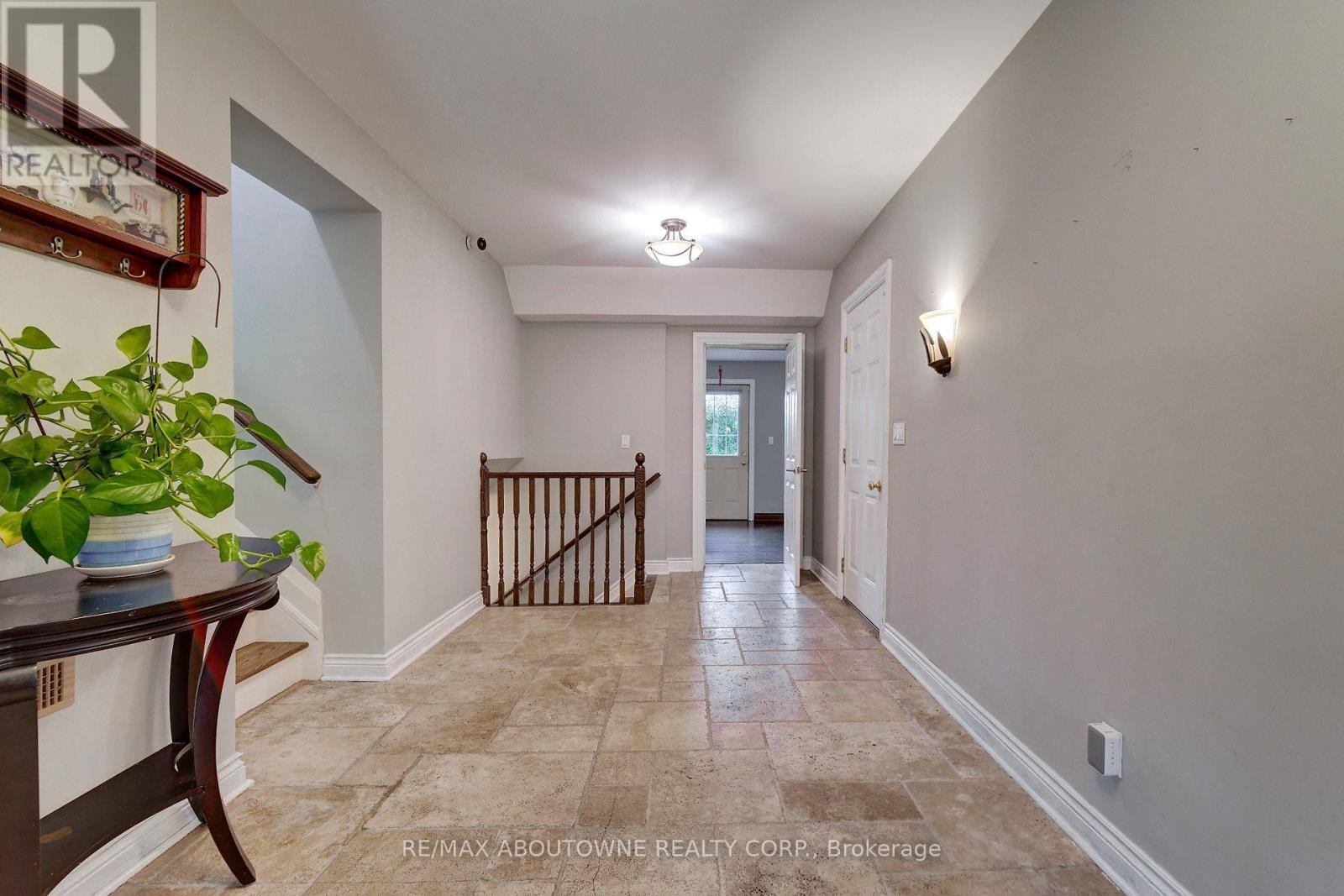 












178 CARLISLE ROAD

,
Hamilton (Carlisle),




Ontario
L0R1H2

