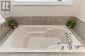 












480 HAMILTON DRIVE

,
Hamilton (Ancaster),




Ontario
L9G2E7

