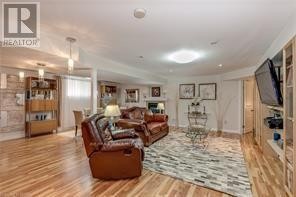 












480 HAMILTON DRIVE

,
Hamilton (Ancaster),




Ontario
L9G2E7

