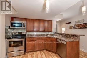 












480 HAMILTON DRIVE

,
Hamilton (Ancaster),




Ontario
L9G2E7

