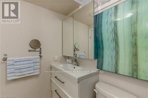 












480 HAMILTON DRIVE

,
Hamilton (Ancaster),




Ontario
L9G2E7

