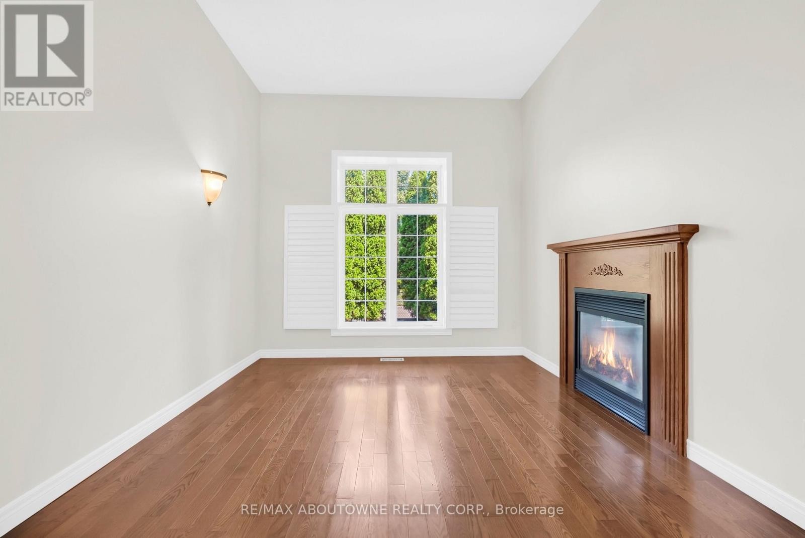 












18 HANEY DRIVE

,
Guelph (Pineridge/Westminster Woods),




Ontario
N1L1N7

