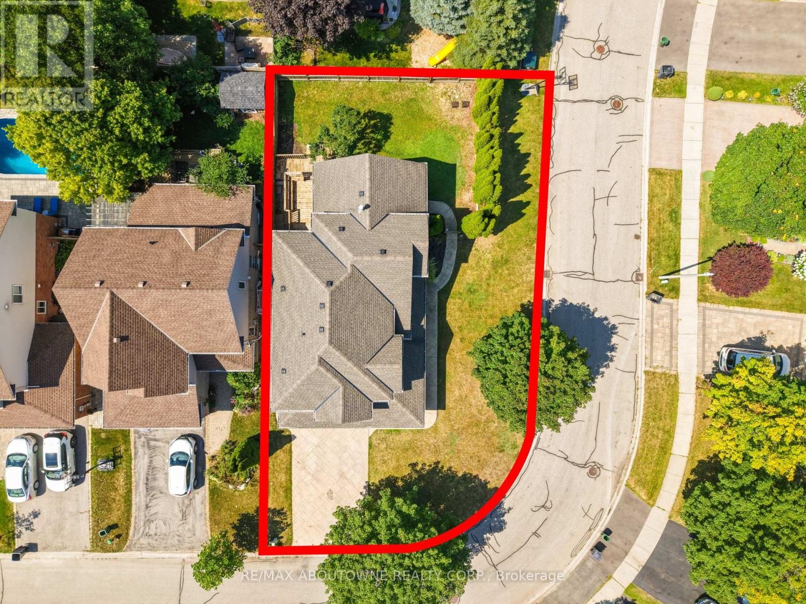 












18 HANEY DRIVE

,
Guelph (Pineridge/Westminster Woods),




Ontario
N1L1N7

