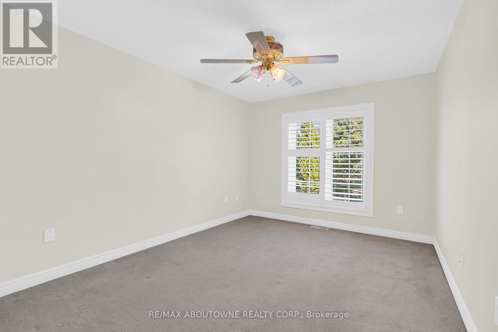 












18 HANEY DRIVE

,
Guelph (Pineridge/Westminster Woods),




Ontario
N1L1N7


