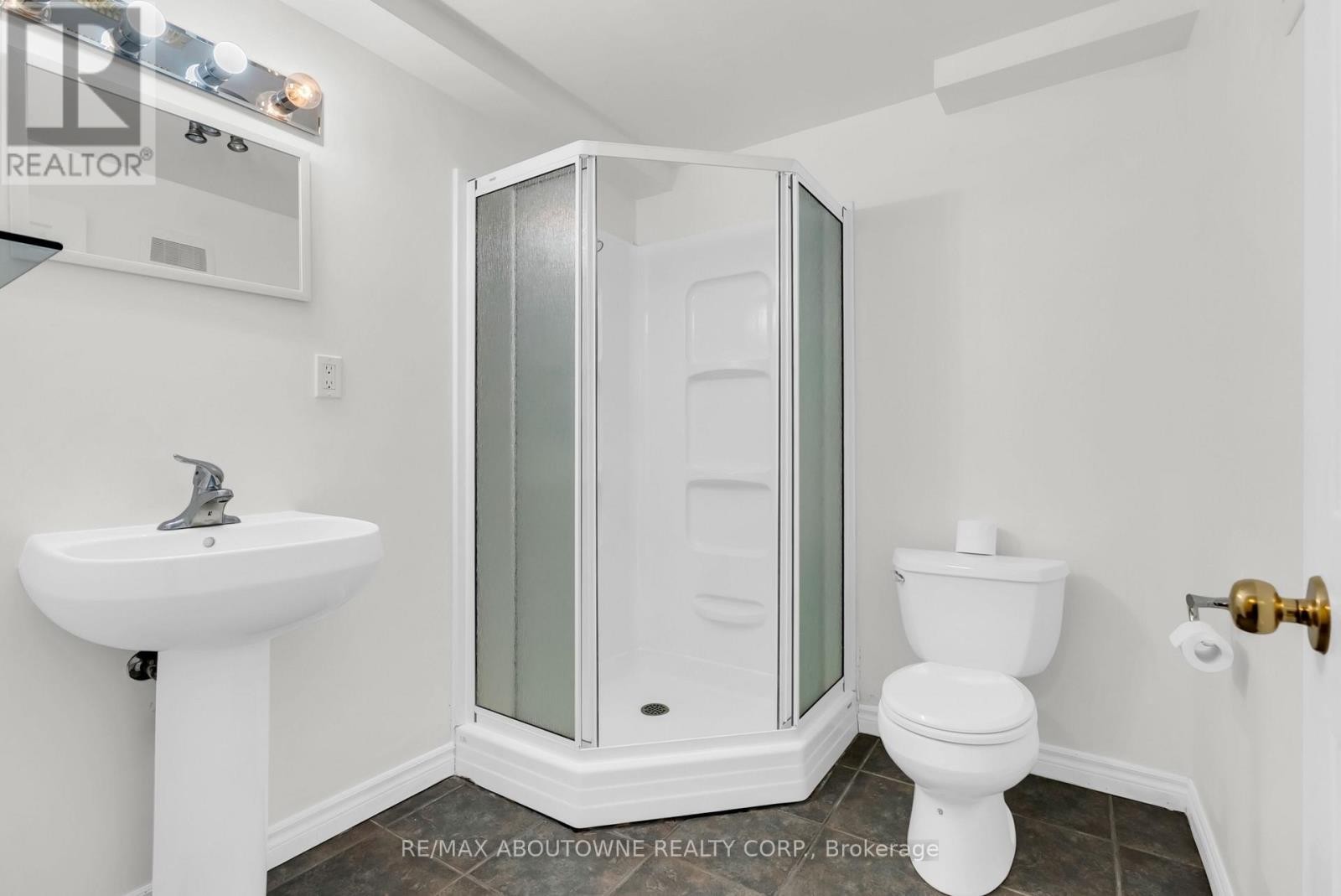 












18 HANEY DRIVE

,
Guelph (Pineridge/Westminster Woods),




Ontario
N1L1N7

