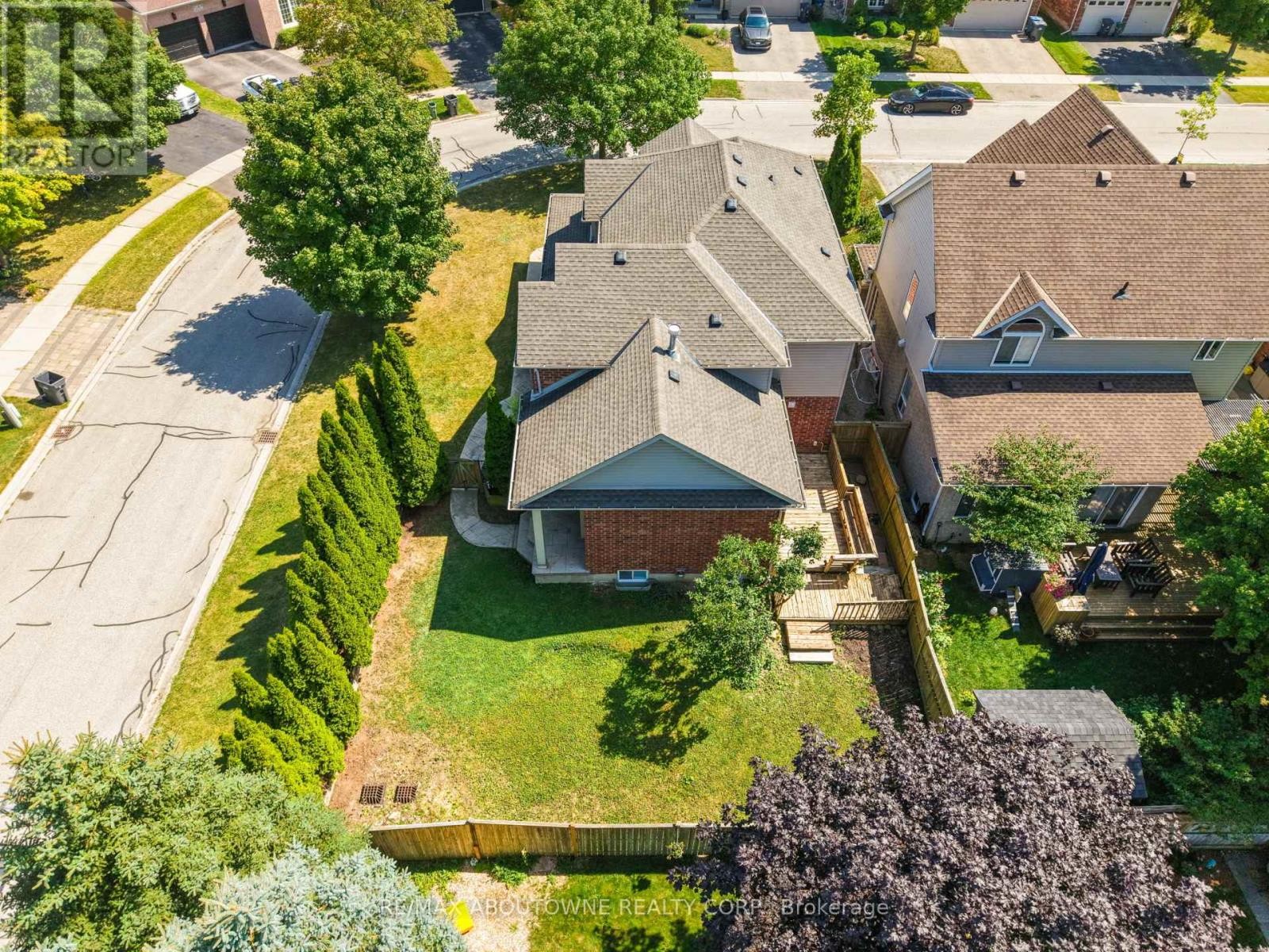 












18 HANEY DRIVE

,
Guelph (Pineridge/Westminster Woods),




Ontario
N1L1N7

