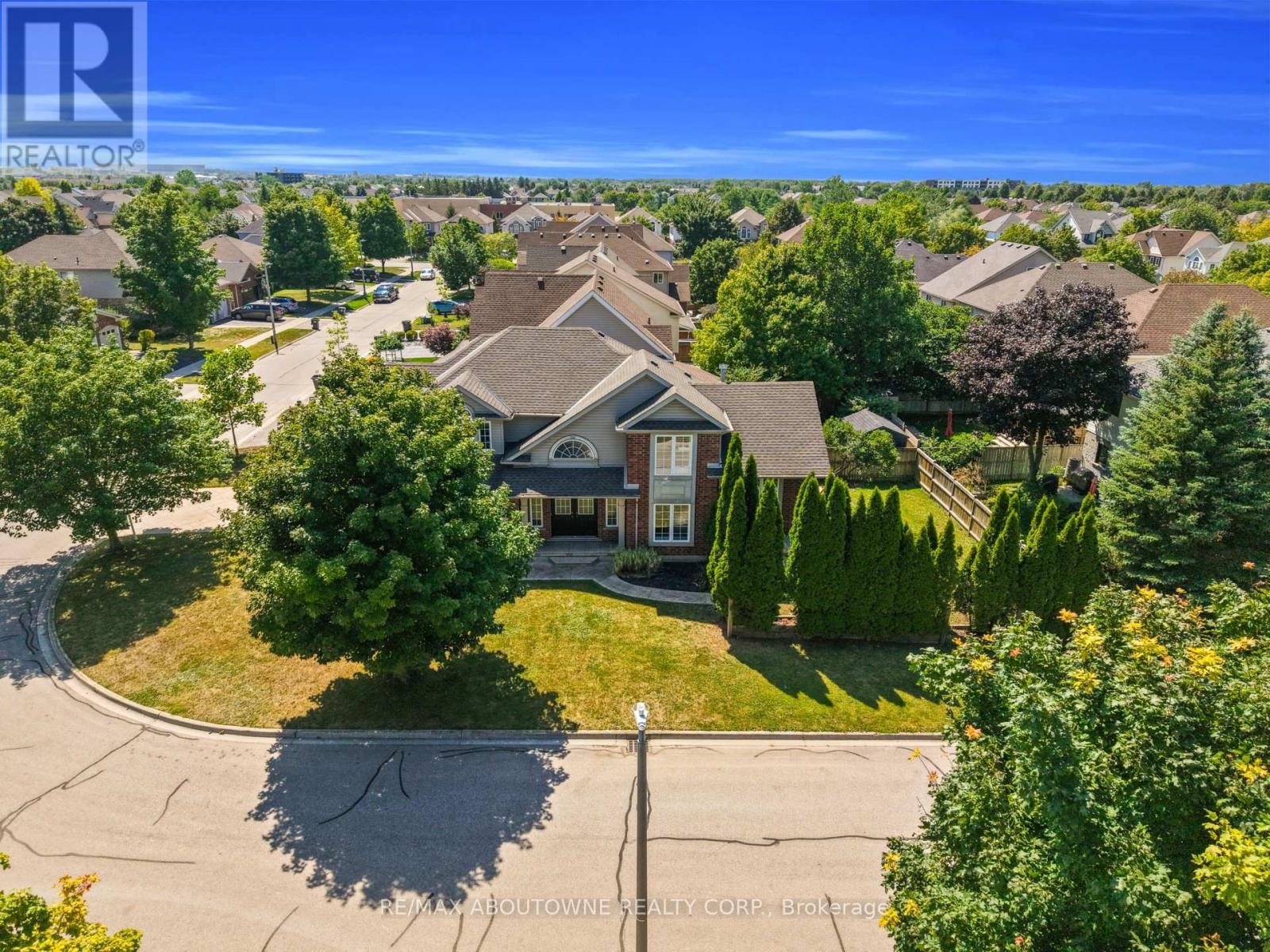 












18 HANEY DRIVE

,
Guelph (Pineridge/Westminster Woods),




Ontario
N1L1N7

