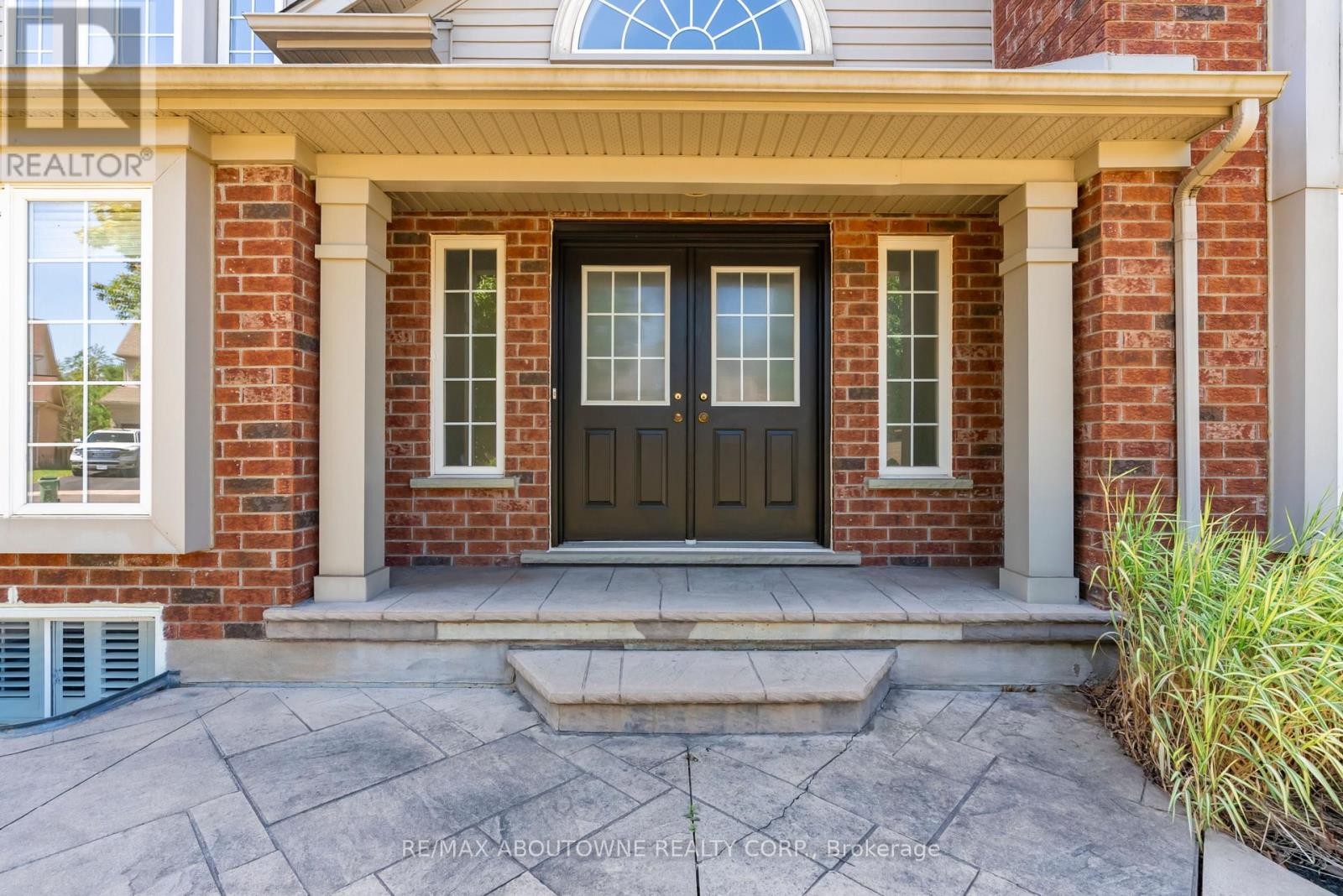 












18 HANEY DRIVE

,
Guelph (Pineridge/Westminster Woods),




Ontario
N1L1N7

