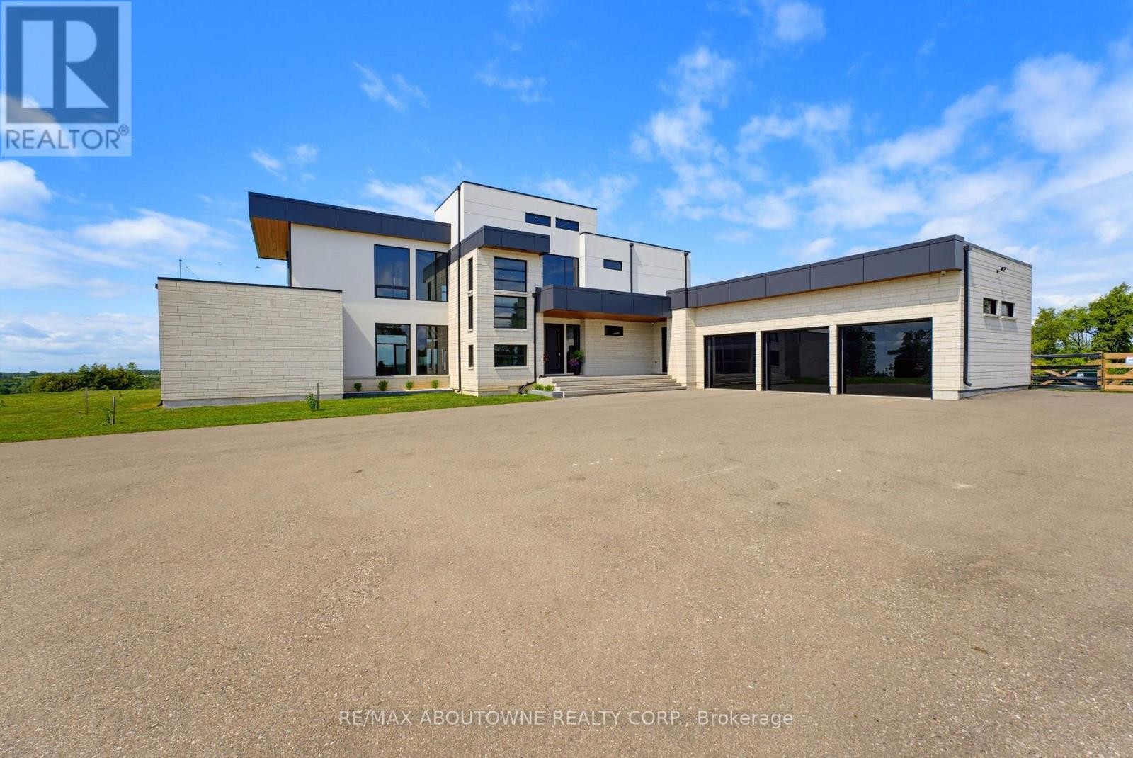 












5709 FOURTH LINE

,
Erin,




Ontario
N0B1Z0

