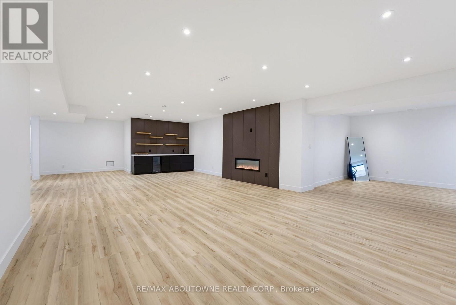 












5709 FOURTH LINE

,
Erin,




Ontario
N0B1Z0

