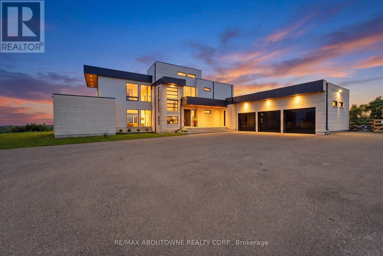 












5709 FOURTH LINE

,
Erin,




Ontario
N0B1Z0


