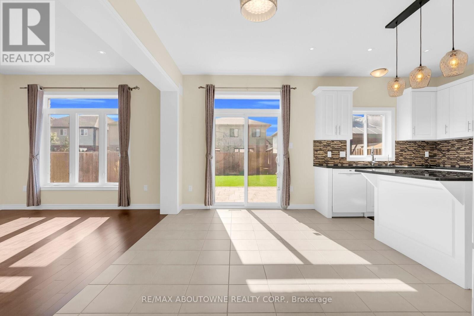












94 AMBROUS CRESCENT

,
Guelph (Kortright East),




Ontario
N1G0E4

