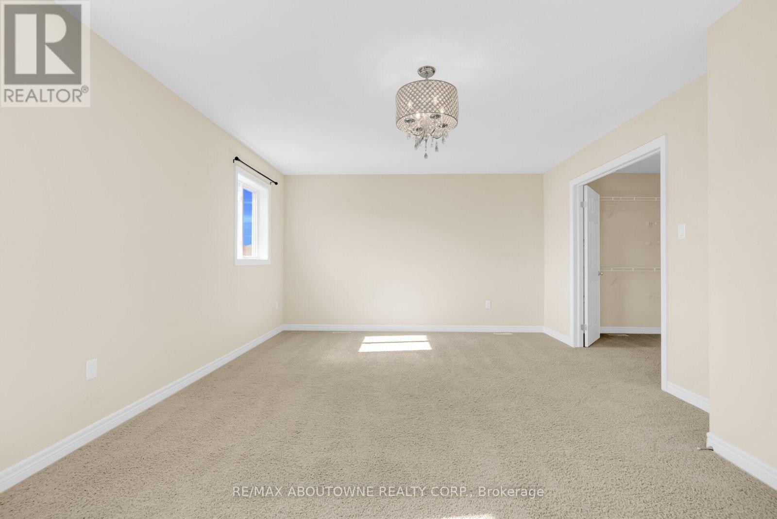 












94 AMBROUS CRESCENT

,
Guelph (Kortright East),




Ontario
N1G0E4

