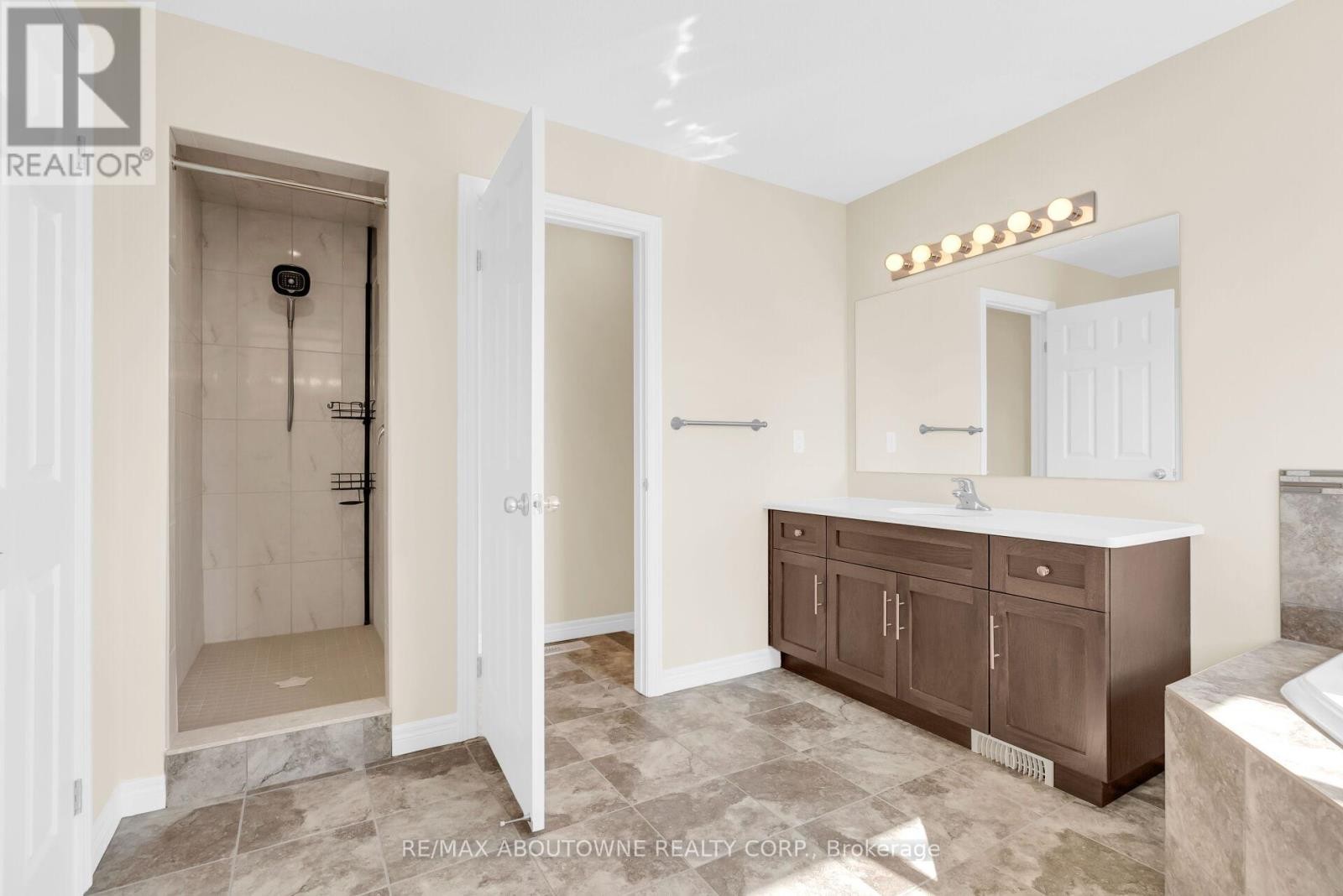 












94 AMBROUS CRESCENT

,
Guelph (Kortright East),




Ontario
N1G0E4

