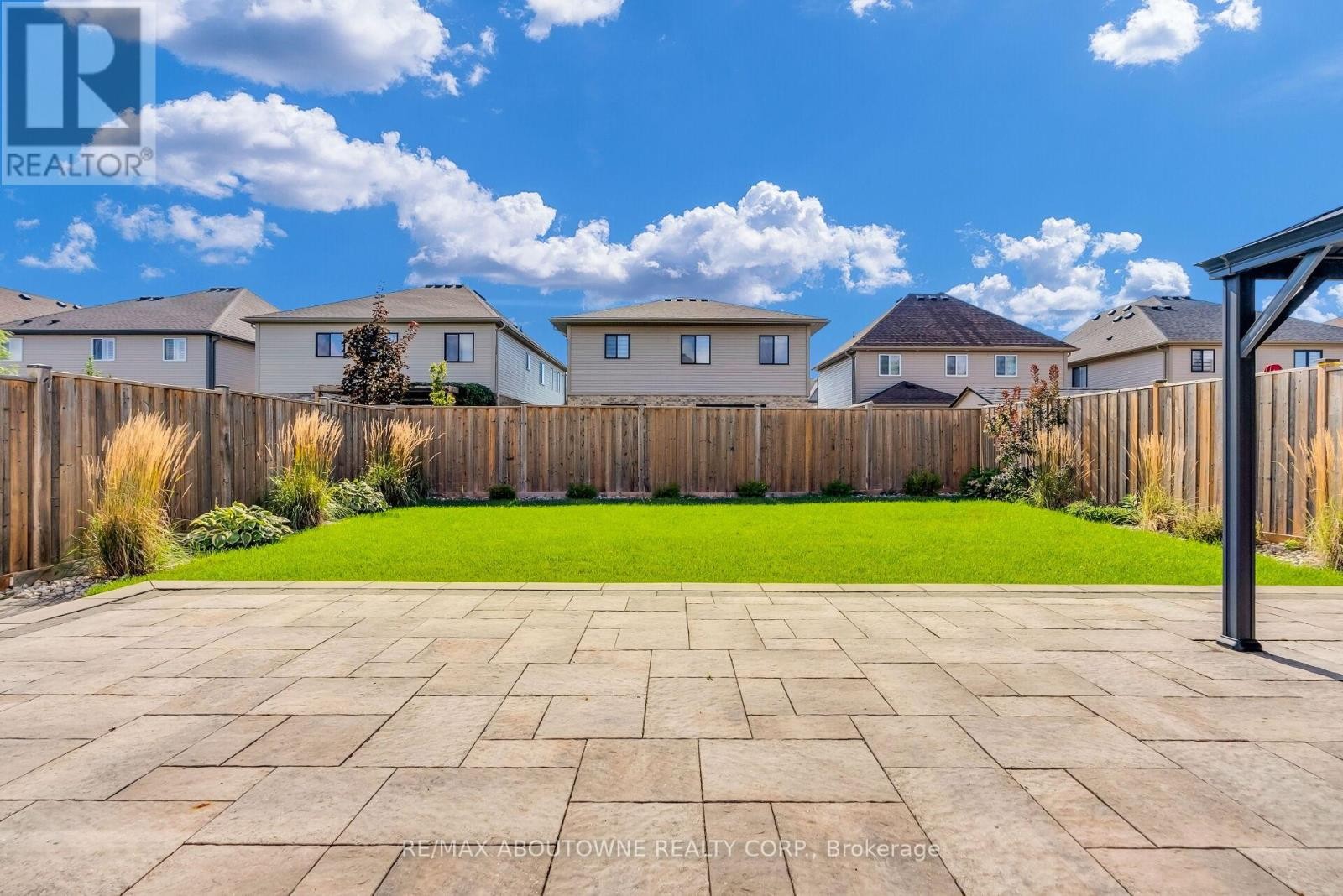 












94 AMBROUS CRESCENT

,
Guelph (Kortright East),




Ontario
N1G0E4

