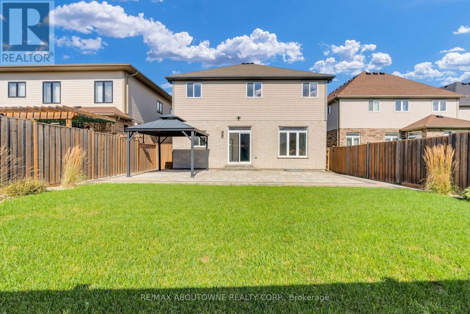 












94 AMBROUS CRESCENT

,
Guelph (Kortright East),




Ontario
N1G0E4


