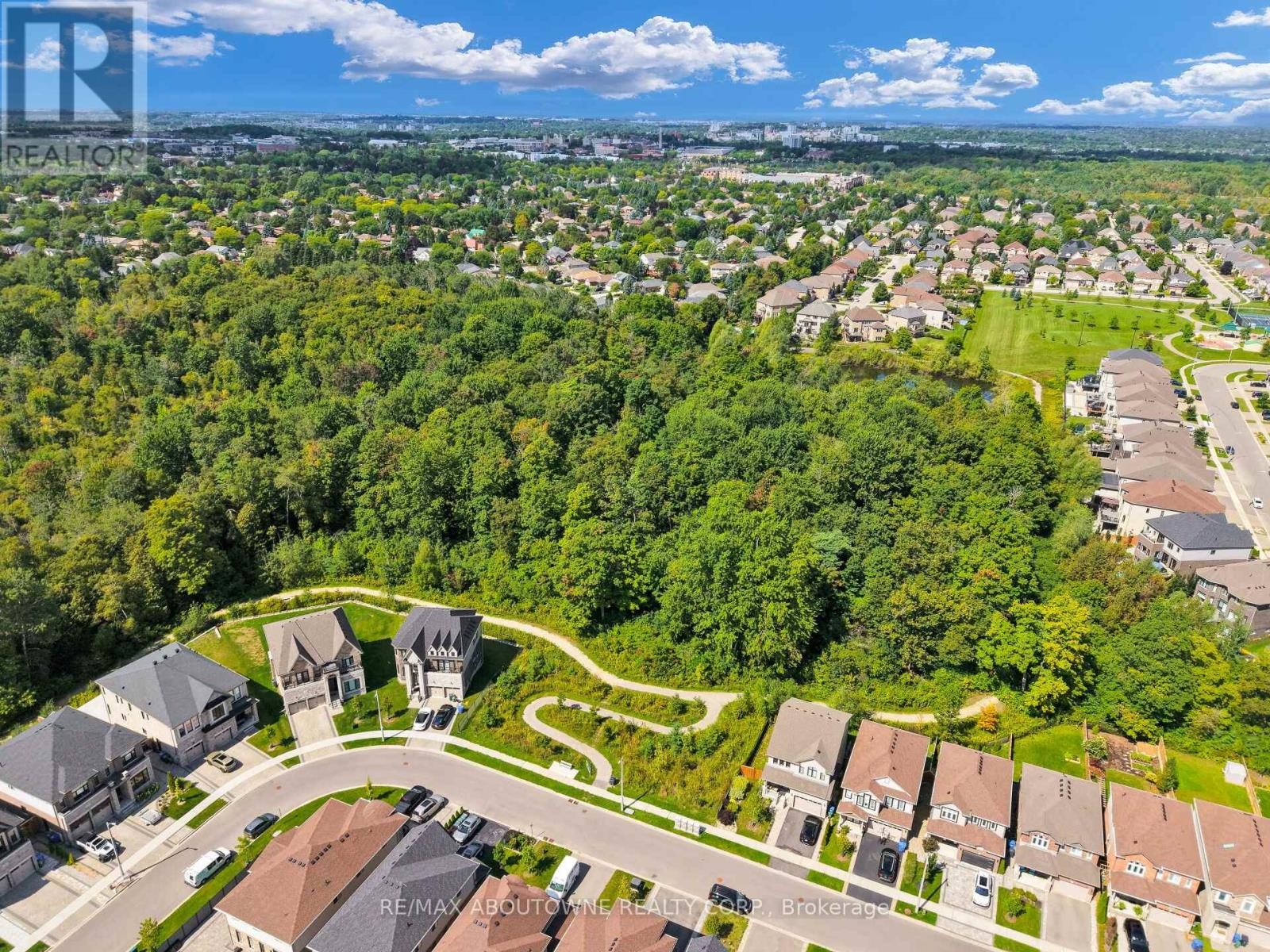 












94 AMBROUS CRESCENT

,
Guelph (Kortright East),




Ontario
N1G0E4

