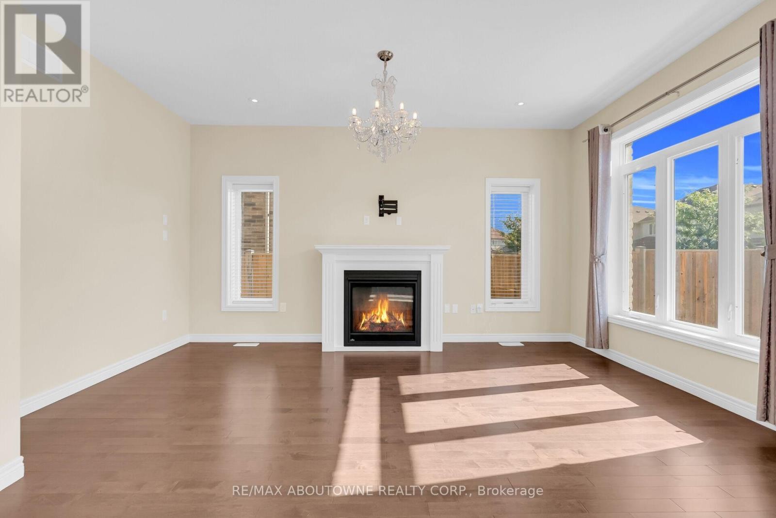 












94 AMBROUS CRESCENT

,
Guelph (Kortright East),




Ontario
N1G0E4

