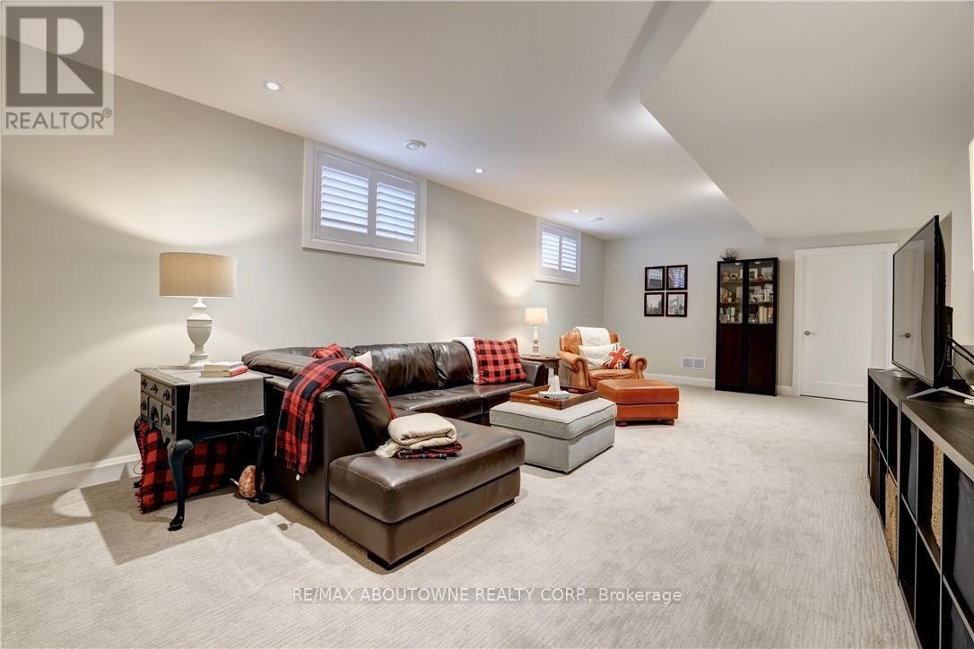 












3352 WHISPERING WOOD TRAIL

,
Fort Erie (Ridgeway),




Ontario
L0S1N0

