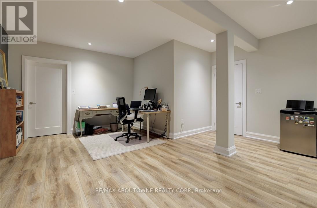 












3352 WHISPERING WOOD TRAIL

,
Fort Erie (Ridgeway),




Ontario
L0S1N0

