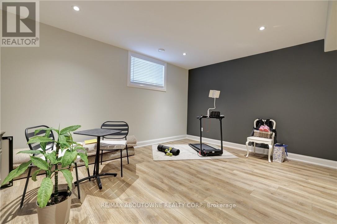 












3352 WHISPERING WOOD TRAIL

,
Fort Erie (Ridgeway),




Ontario
L0S1N0

