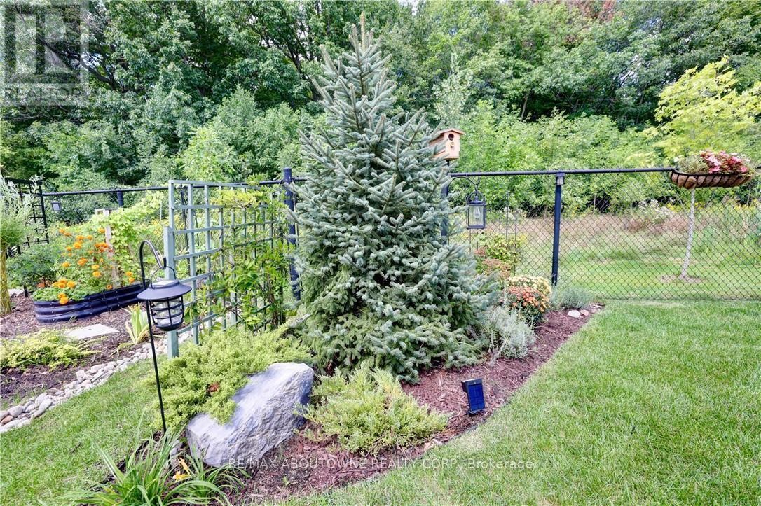 












3352 WHISPERING WOOD TRAIL

,
Fort Erie (Ridgeway),




Ontario
L0S1N0


