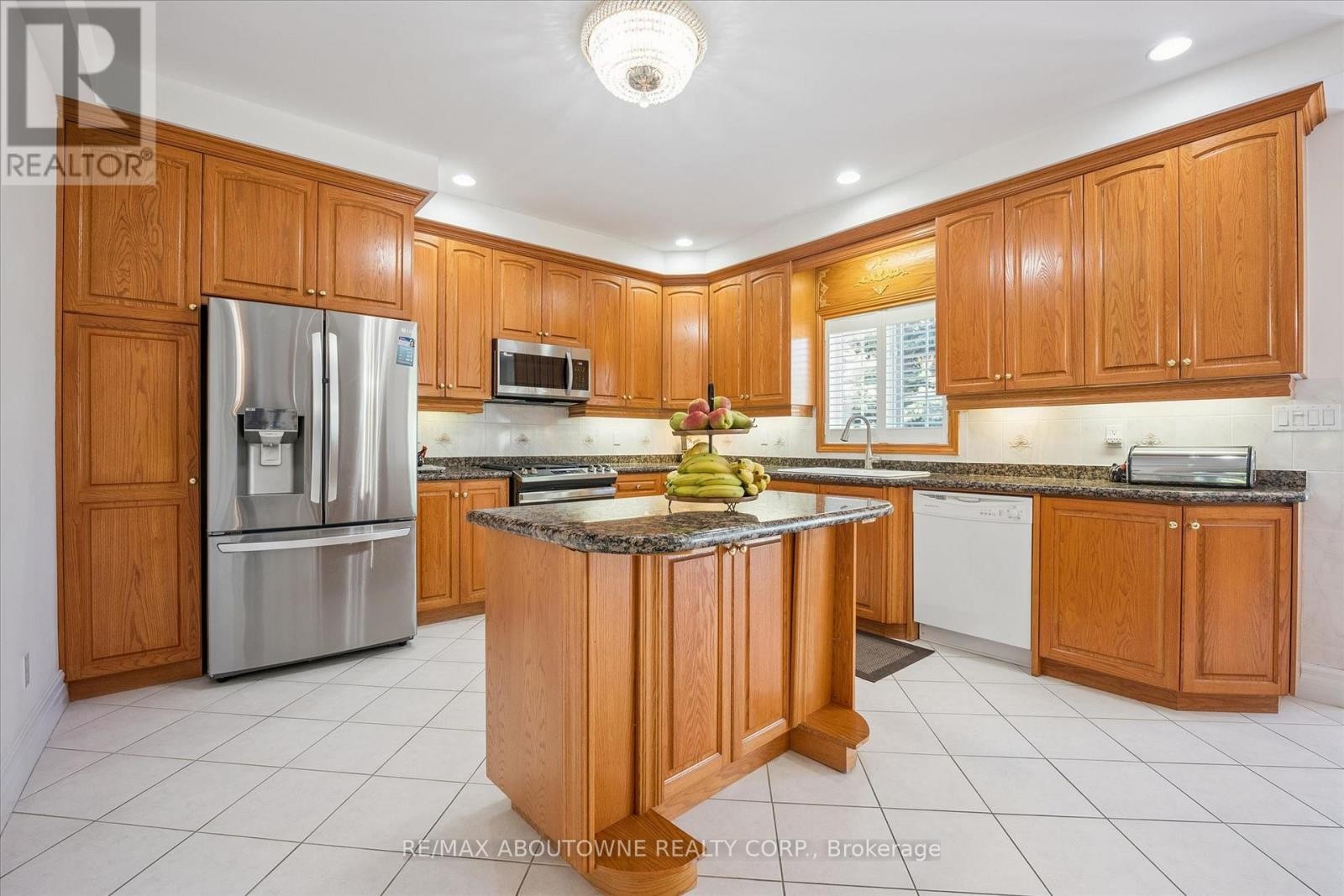 












6 FOURSEASONS DRIVE

,
Hamilton (Winona),




Ontario
L8E5Y5

