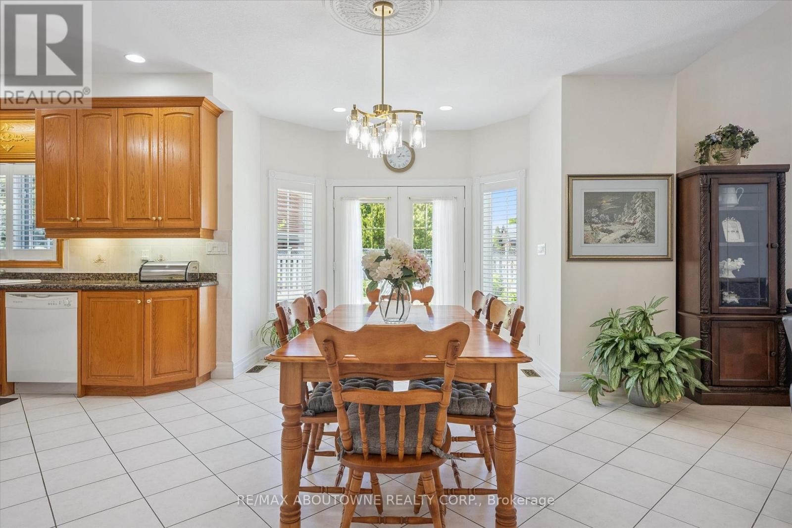 












6 FOURSEASONS DRIVE

,
Hamilton (Winona),




Ontario
L8E5Y5

