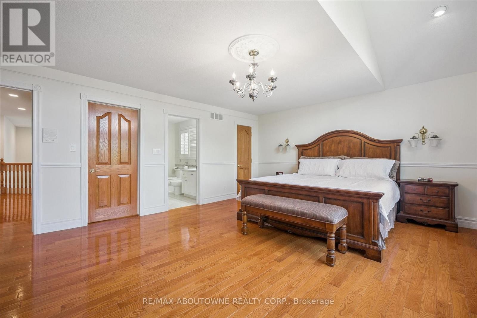 












6 FOURSEASONS DRIVE

,
Hamilton (Winona),




Ontario
L8E5Y5

