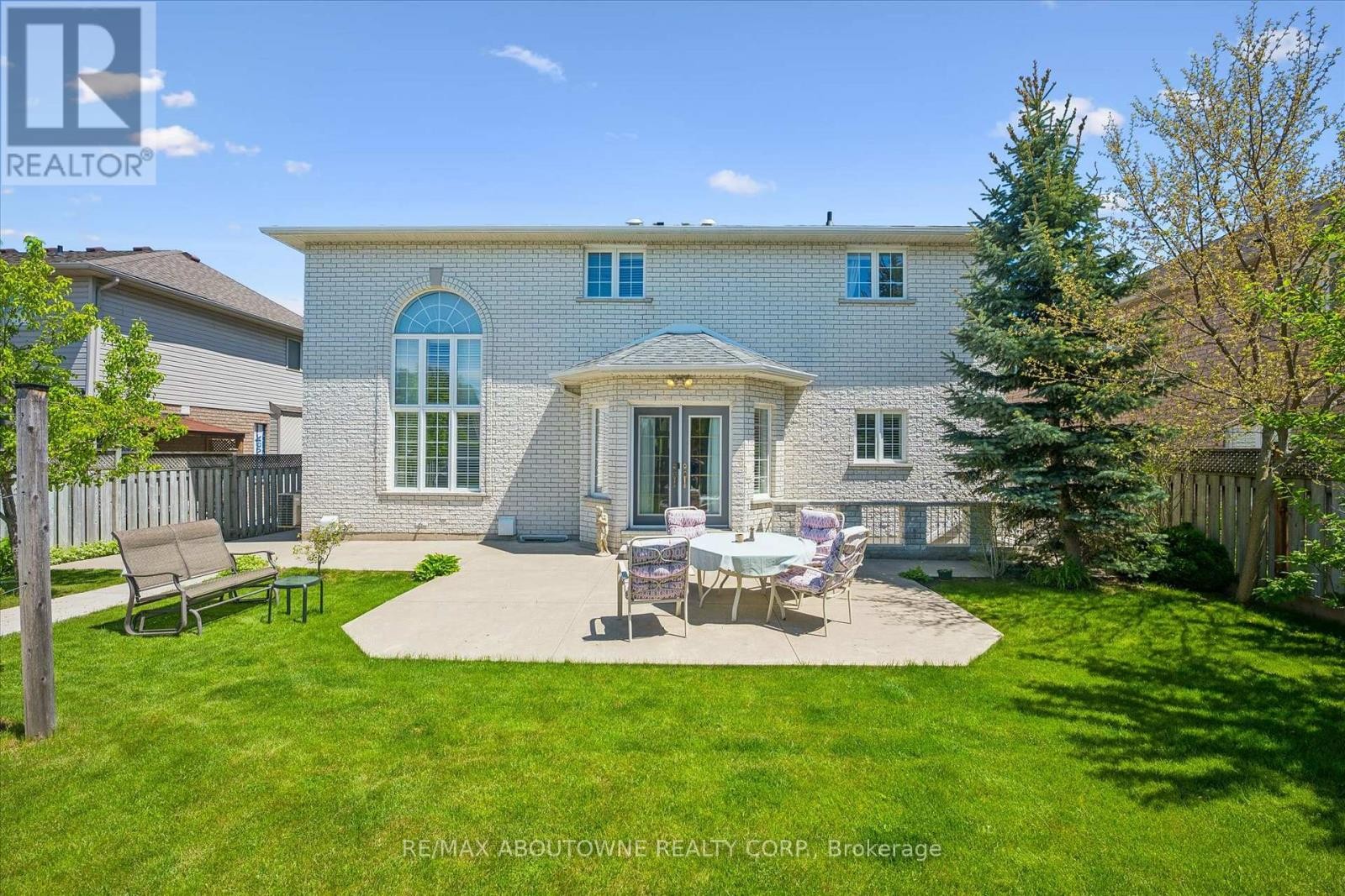












6 FOURSEASONS DRIVE

,
Hamilton (Winona),




Ontario
L8E5Y5

