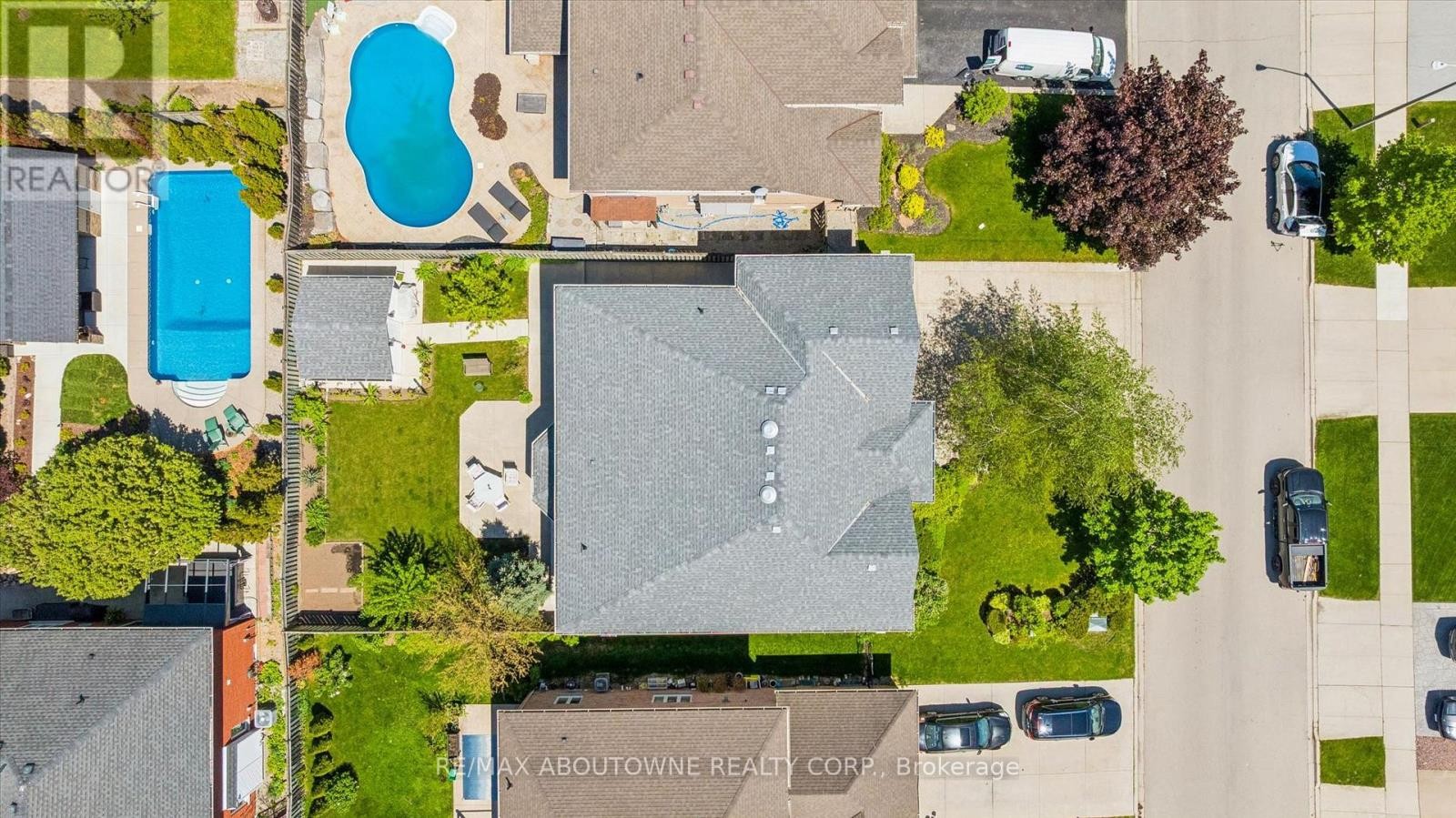 












6 FOURSEASONS DRIVE

,
Hamilton (Winona),




Ontario
L8E5Y5

