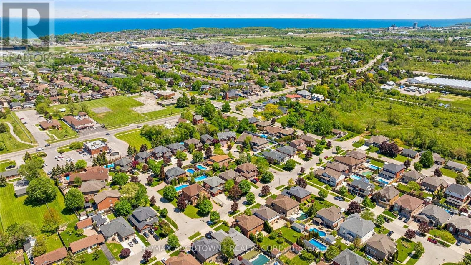 












6 FOURSEASONS DRIVE

,
Hamilton (Winona),




Ontario
L8E5Y5

