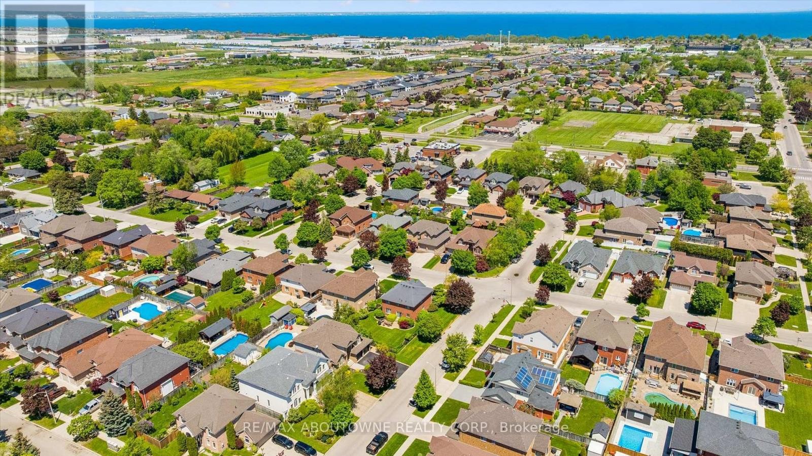 












6 FOURSEASONS DRIVE

,
Hamilton (Winona),




Ontario
L8E5Y5

