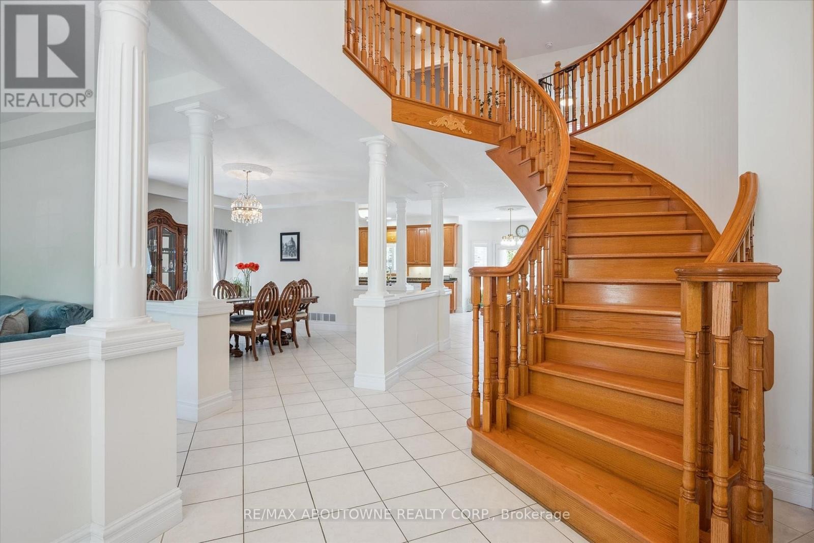 












6 FOURSEASONS DRIVE

,
Hamilton (Winona),




Ontario
L8E5Y5

