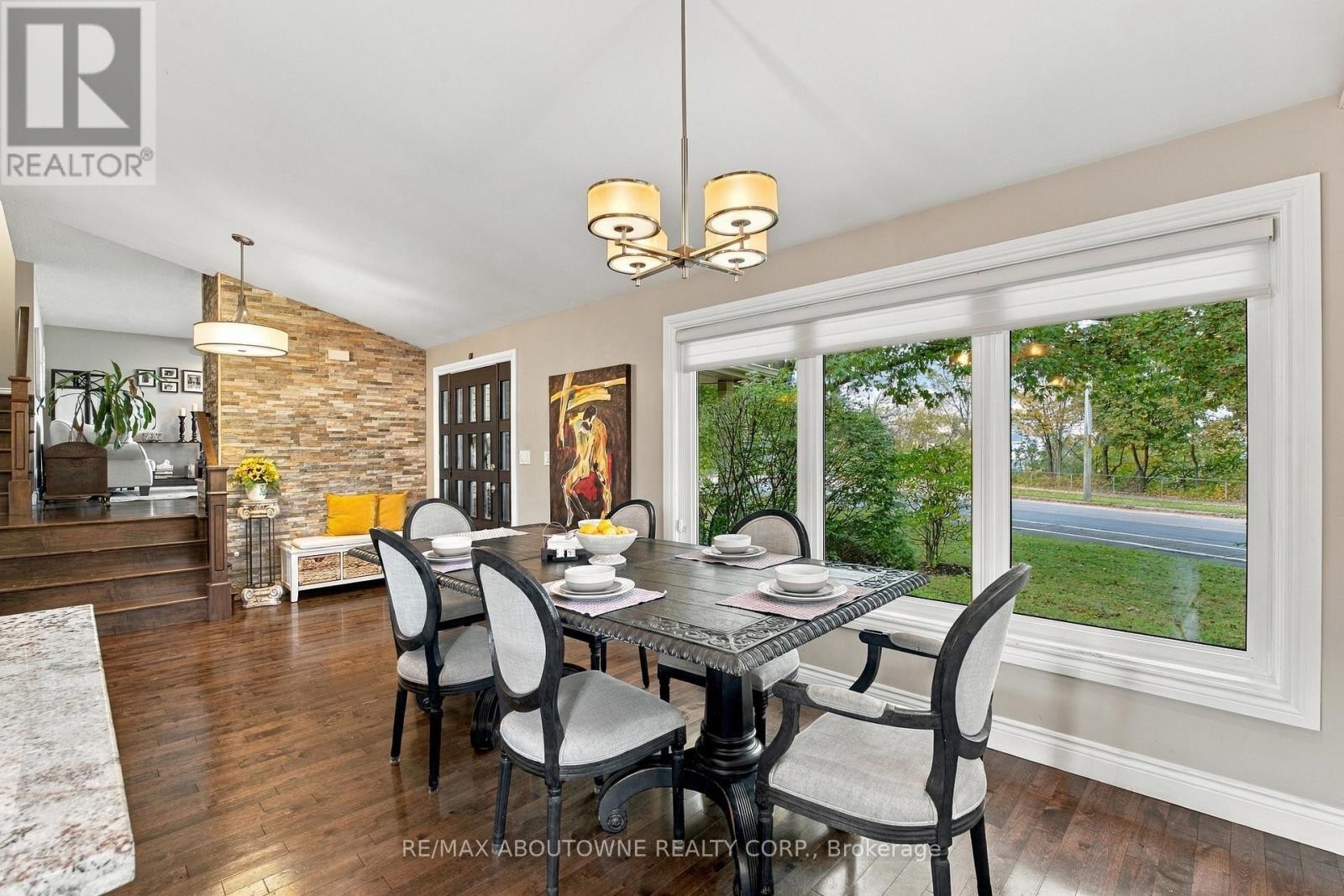 












617 SCENIC DRIVE

,
Hamilton (Westcliffe),




Ontario
L9C1H2

