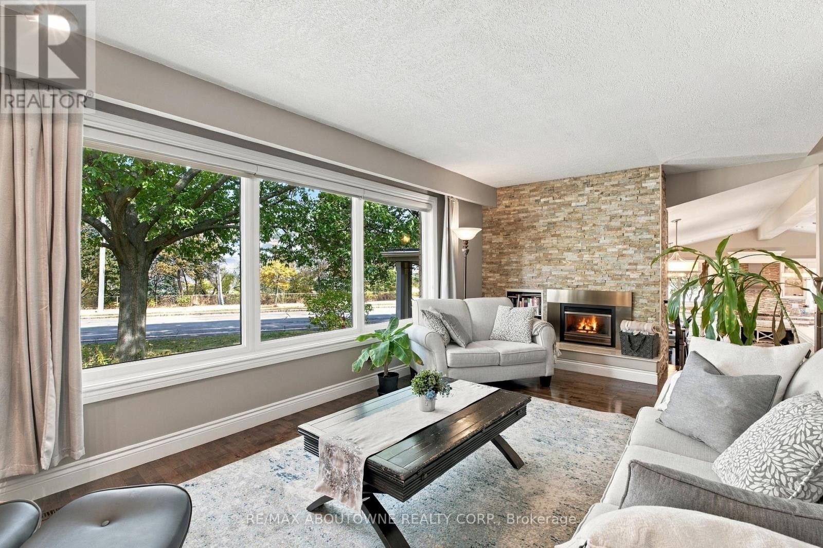 












617 SCENIC DRIVE

,
Hamilton (Westcliffe),




Ontario
L9C1H2

